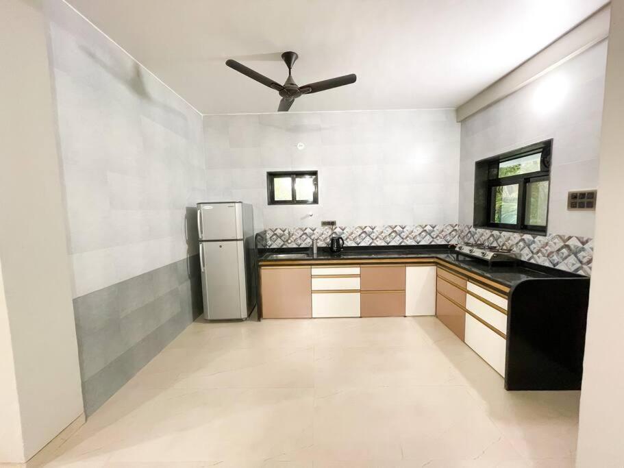 Corner House, Lonavla By Meheru-4 Bhk Villa With Pool 外观 照片