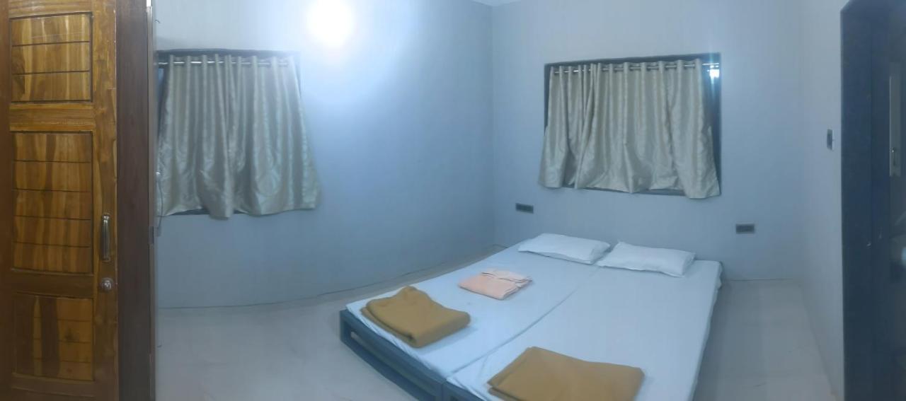 Corner House, Lonavla By Meheru-4 Bhk Villa With Pool 外观 照片